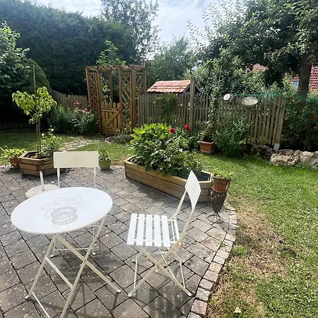 Einliegerwohnung In Ruhiger Lage
